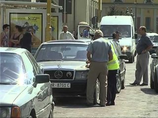 SHITBLERJA E MAKINAVE HIQET DOGANA DHE TAKSAT E REGJISTRIMIT E QARKULLIMIT LAJM