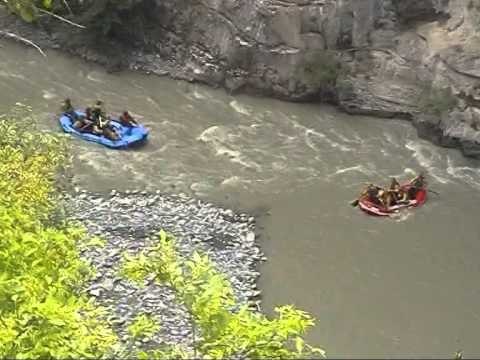 BERAT DHE SKRAPAR KANIONET TERHEQIN TURISTE TE HUAJ PER RAFTING LAJM