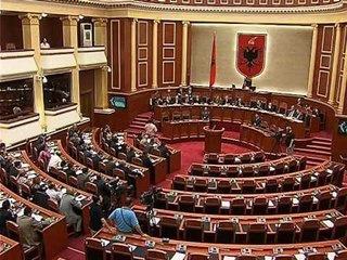 MBYLLET SESIONI PARLAMENTI MERR PUSHIMET VOTON MINISTRAT E RINJ LAJM