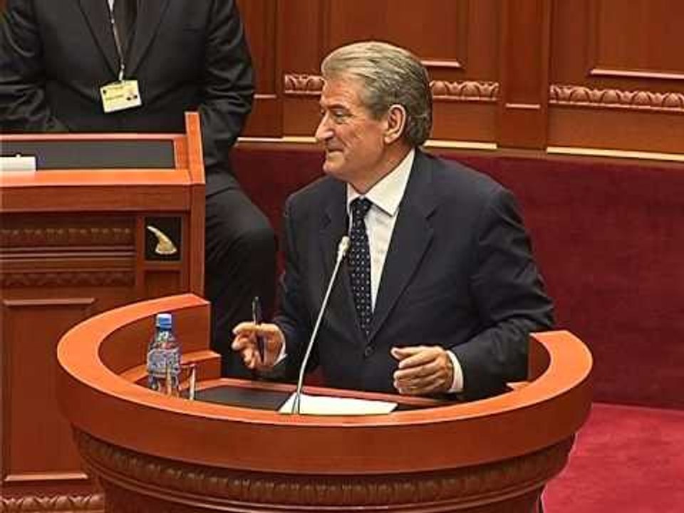 BERISHA NE PARLAMENT AKUZA TE ASHPRA PER OPOZITEN E KETIJ SESIONI LAJM