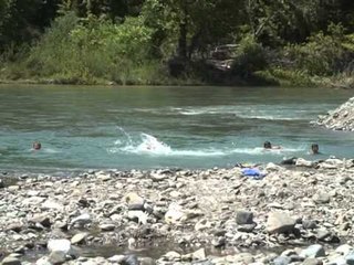 TURIZEM NE MAT LUMI MAT OFRON ÇLODHJE DHE QETESI PER PUSHUESIT LAJM