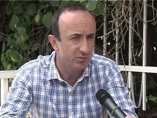 SHEMBJA E PIRAMIDES DEMOKRATET THONE SE PROCESI NIS NE SHTATOR LAJM