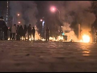 PROTESTA NE KILI STUDENTET PERLESHEN ME POLICINE NE DISA QYTETE LAJM