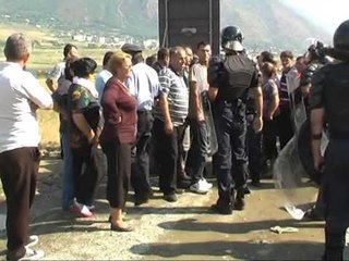 GREVA E MINATOREVE PERLESHJE ME POLICINE,TENTON TI NXJERRE NGA GREVA LAJM