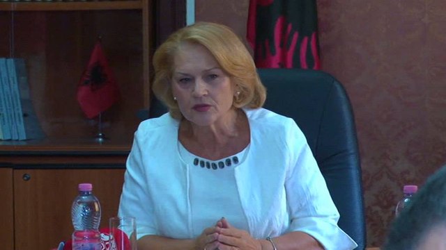 DEPUTETET E MAZHORANCES DHE OPOZITES DEBATE NE KOMISIONIN E JASHTEM PER AZILKERKUESIT LAJM