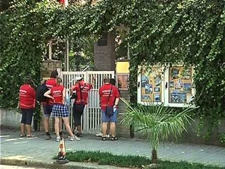 AMBASADORJA ÇEKE NDERRON JETE NE REZIDENCEN E SAJ NE TIRANE LAJM