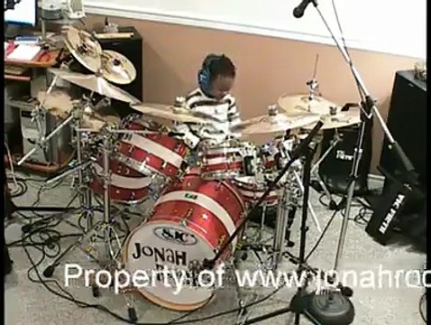 Little kid drumming System of a Down - Toxicity