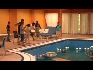 LUKSI I GADAFIT FEMIJET PUSHTOJNE PISHINEN E ISH DIKTATORIT LAJM