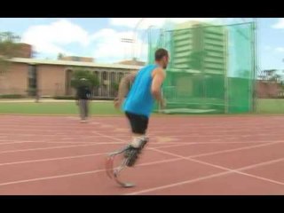OSCAR PISTORIUS PERFUNDON NE GJYSEMFINALE AVENTURA E ATLETIT LAJM