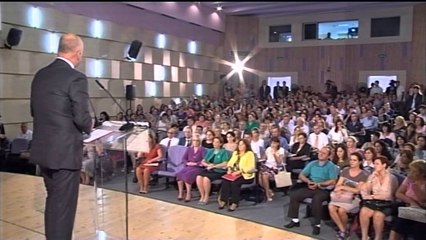 KRYEMINISTRI PREZANTON REFORMEN E TEKSTEVE SHKOLLORE QE DO TE RRISIN CILESINE NE ARSIM LAJM