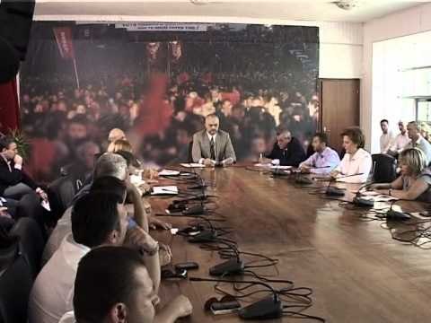 RAMA SHPALOS KURSIN BETEJA E OPOZITES NE KUVEND DHE ME PROTESTA LAJM