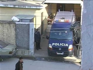 NDESHKIM I DOBET WITHERS KRITIKON VENDIMET E GJYKATAVE PER ZYRTARET LAJM
