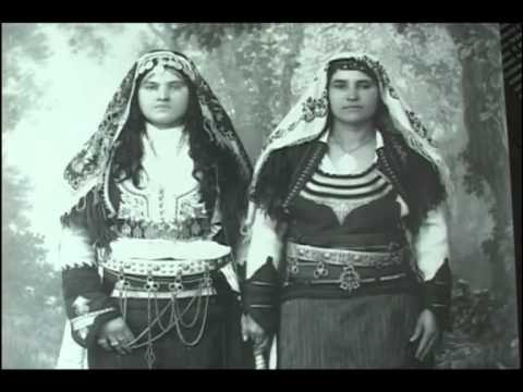 EKSPOZITE SHQIPTARE NE PARIS NE TETOR ÇELET “DINASTIA MARUBI DHE RAPSODËT E DRITËS” LAJM