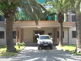 PRANGA AVOKATIT KERCENOI GJYQTARIN,”DO TE PERFUNDOSH SI KONOMI” LAJM