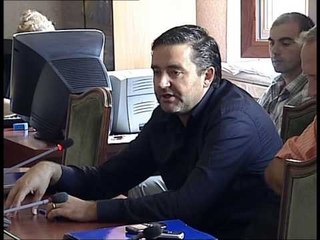 BLLOKOHEN LIGJET OPOZITA TERHIQET NGA VOTIMET NE KOMISIONE LAJM