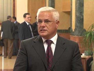 REAGON POLITIKA KOSOVARE KRASNIQI,GJYKATA E KOSOVES NUK ESHTE E PAVARUR LAJM