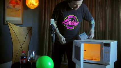 Man vs. Popcorn (Insane rapping!)