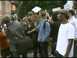 PUSHTIMI I WALL STREET NE PRANGA MBI 500 PERSONA VIJON PROTESTA PA FUND LAJM