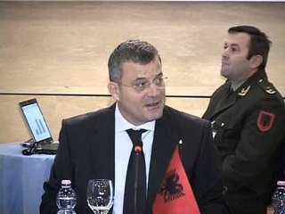 DEMILITARIZIMI NE SHQIPERI SYNOHET PERFUNDIMI I DEMONTIMIT DERI NE VITIN 2013 LAJM