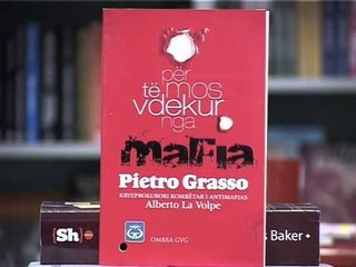 VITRINA E LIBRIT VJEN NE SHQIP ROMANI “GJYKATESI” I VUK DRASHKOVIÇ LAJM