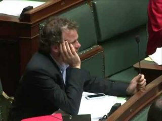 MERR FUND KRIZA BELGJIKA NE PRAG TE QEVERISE SE RE PAS PLOT 18 MUAJSH LAJM