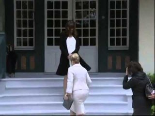 PAUL MC CARTNEY  MARTOHET PERSERI,PRITET FEMIJA I CARLA BRUNIT LAJM