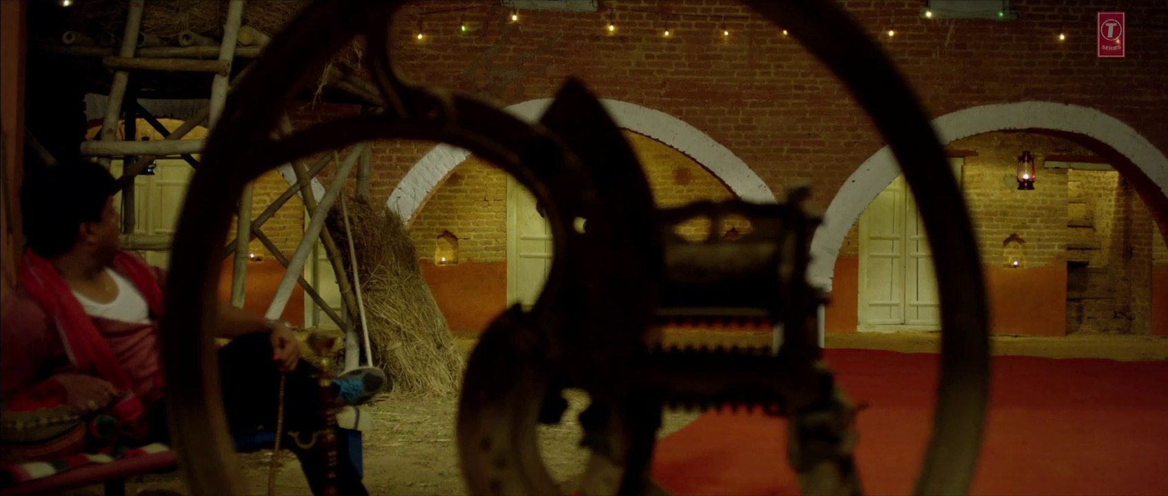 'Daant Saiyaan Ne' Item Song  Baankey ki Crazy Baraat HD Song- Crazy Baraat