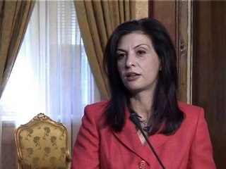 CELULE ANTIEUROPIANE KRYETARJA E KUVENDIT AKUZON PRESIDENTIN TOPI LAJM