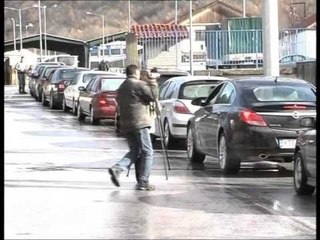 DOGANIERET GREKE GREVA E TYRE PARALIZON KAPSHTICEN DHE KAKAVIJEN LAJM