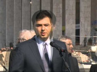 BASHA ME FSHAZH FONDI AMERIKAN KERKON BASHKEPUNIM ME PRIVATET LAJM