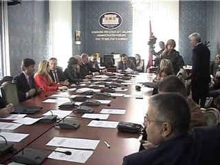 TRYEZA PER DREJTESINE KOMISIONI I LIGJEVE PERFSHIHET NGA REPLIKA TE FORTA LAJM