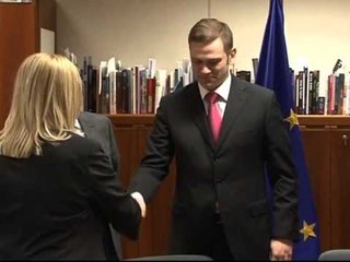 BISEDIMET NE NENTOR KOSOVA E SERBIA GATI TE KTHEHEN NE TRYEZE LAJM