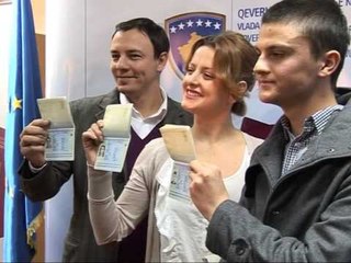 PASAPORTAT BIOMETRIKE NE KOSOVE JANE PRODHUR KOPJET E PARA TE PASAPORTAVE LAJM