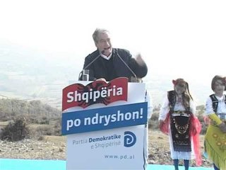 BERISHA NE TROPOJE OPOZITA TE BASHKEPUNOJE PER INTERESAT E KOMBIT LAJM