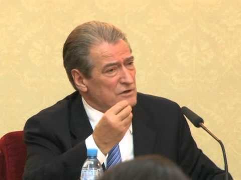 MBLEDHJA E GRUPIT PD BERISHA SULMON PRESIDENTIN DHE KREUN E OPOZITES LAJM