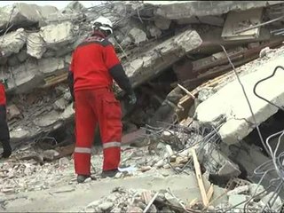 TERMETI NE TURQI SHKON NE MBI 300 NUMRI I VKTIMAVE VIJOJNE KERKIMET LAJM