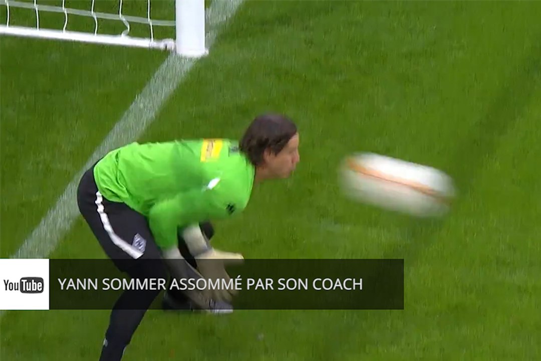 Zap Foot du 01 décembre : Yann Sommer assommé par son coach, expulsé après avoir giflé un ramasseur de balle, la prestation ridicule de Fabregas etc.