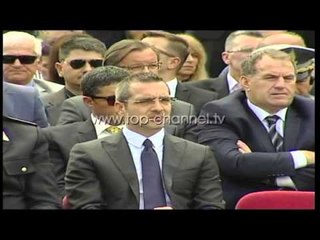 Homazhet në nder të Simon Gjetës - Top Channel Albania - News - Lajme