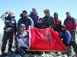 MALI I GRAMOZIT PER HERE TE PARE NGJITET NGA ALPINISTET SHQIPTARE LAJM