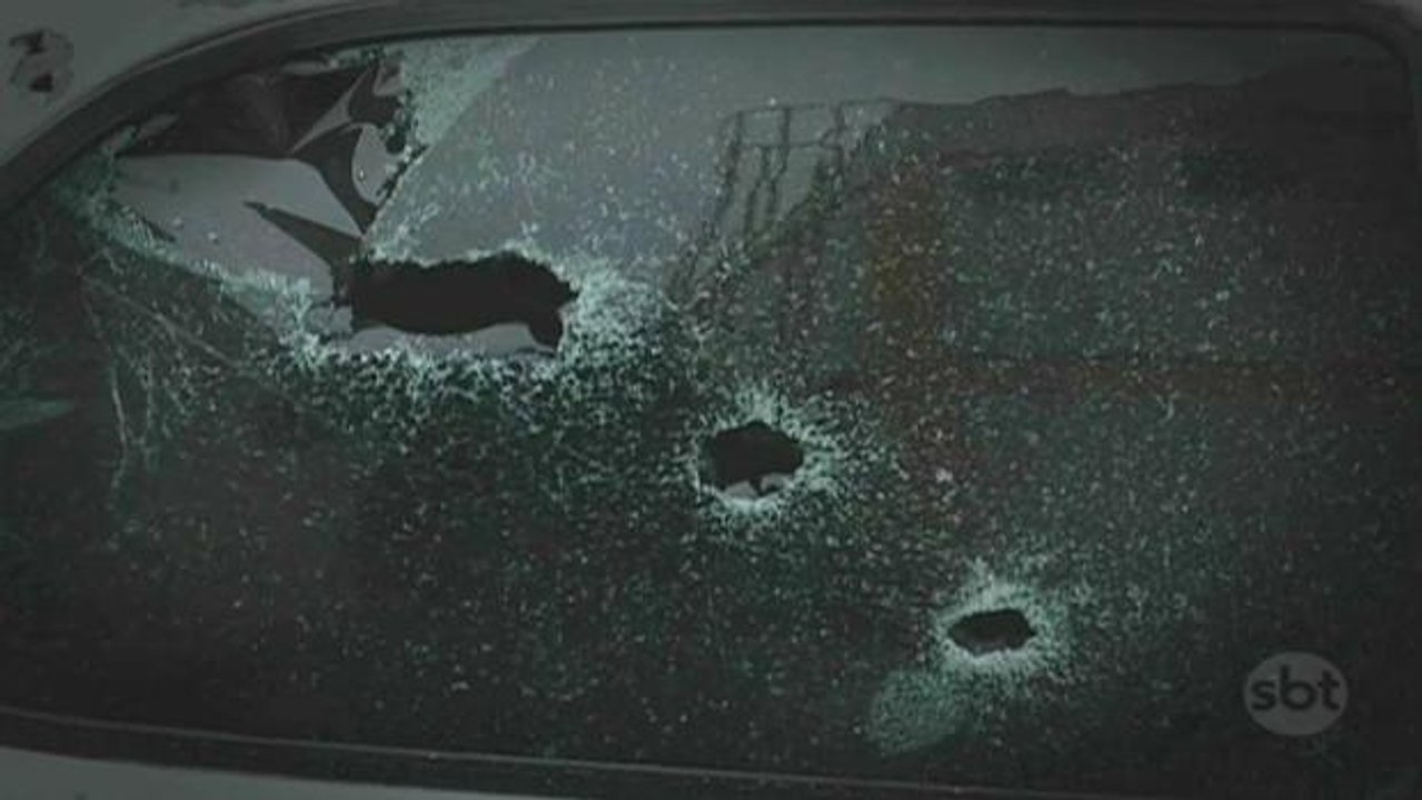 Jovens mortos por PMs são enterrados no Rio de Janeiro