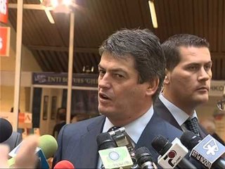 TOPI NE PANAIR MERR DHURATE NGA “DUDAJ” LIBRIN E EDI RAMES LAJM