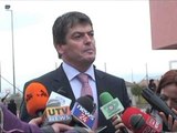 PRESIDENTI NE POGRADEC POLITIKA TE MOS MBETET PENG E GRINDJEVE TE SE SHKUARES LAJM