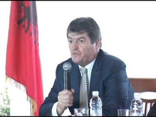 PRESIDENTI NE SHENGJIN DUHET BASHKEPUNIM PER TE PERMIRESUAR JETEN E QYTETARIT LAJM