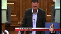 Opozita bllokon seancën e kuvendit të Kosovës - News, Lajme - Vizion Plus