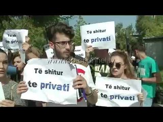 Télécharger la video: Studentët, në protestë për ligjin e arsimit të lartë - Top Channel Albania - News - Lajme