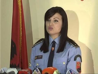 VRAU KAMARIEREN VRASESI U KAP NGA POLICIA NE TIRANE NJE MUAJ ME PAS LAJM