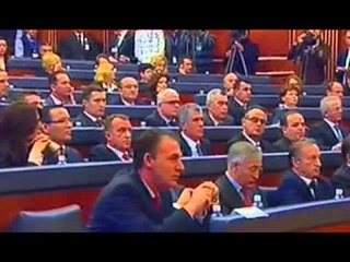 KUSHTETUTA NE KOSOVE POLITIKA KUNDER NJE PRESIDENTI ME ME SHUME FUQI LAJM