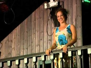 KOMEDIA “LAGJIA 45” REGJISORI GENTIAN BEJKO E RISJELL NE “METROPOL” LAJM