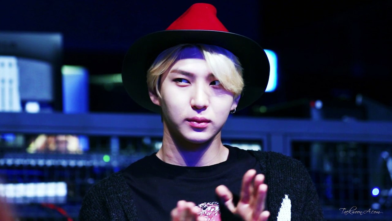 151129 대전 팬사인회 택운 미션 수행중