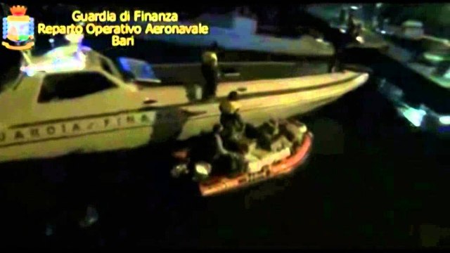 KAPEN NE ITALI 3 5 TON HASHASH,9 NGA 15 ANETARET E BANDES JANE SHQIPTARE LAJM